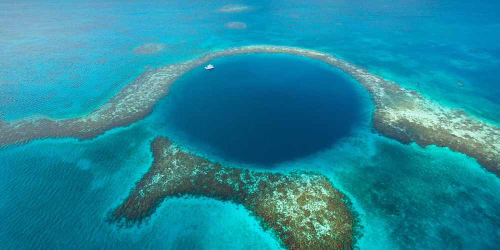 What You Need to Know About Diving Belize’s Great Blue Hole
